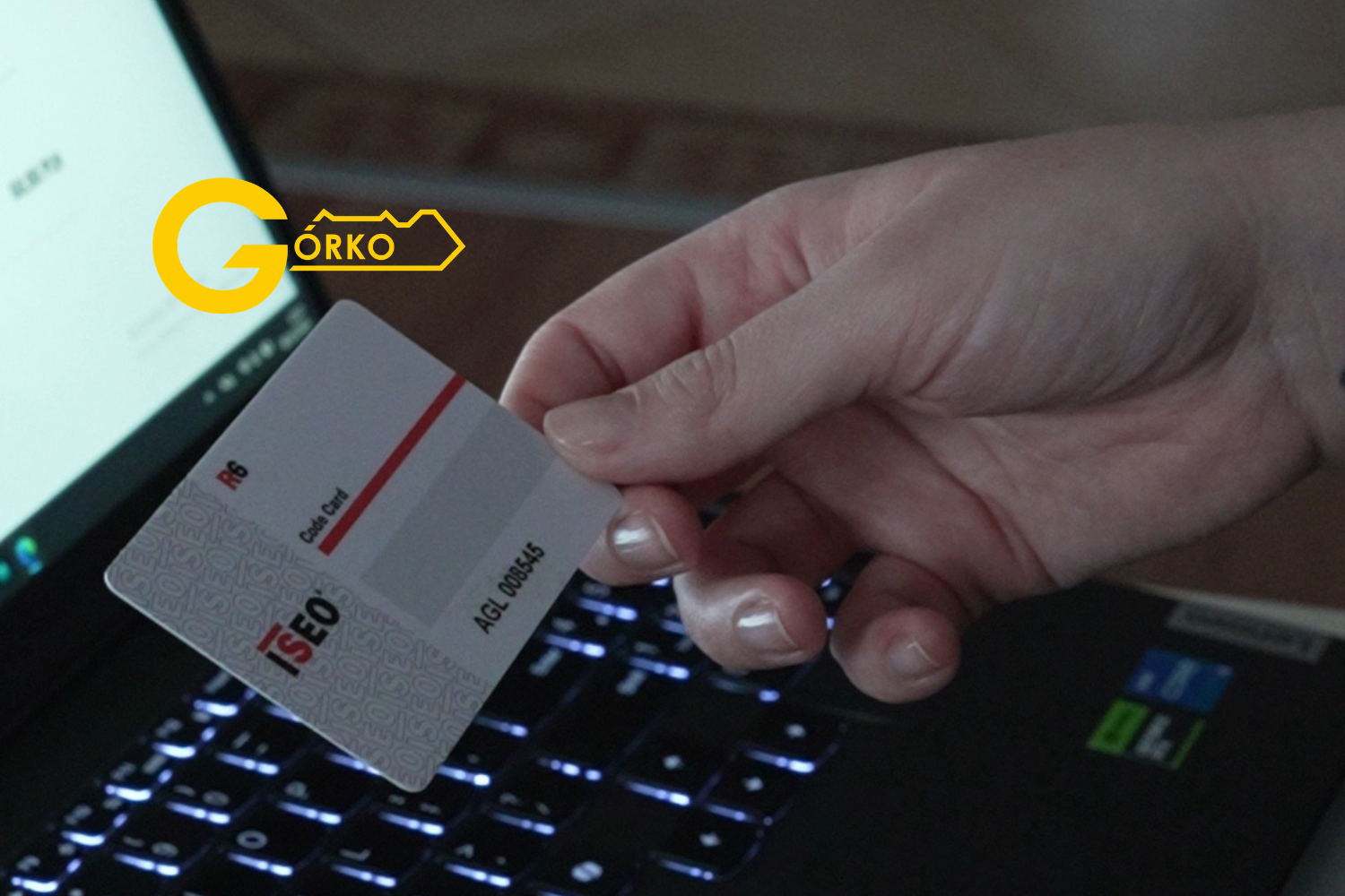 Jak dorobić klucz ISEO R6 i R7 z karty kodowej przez internet? Prosty poradnik online krok po kroku