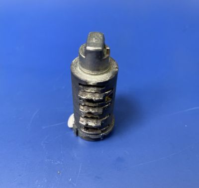 Dlaczego nie smarować stacyjki WD-40?