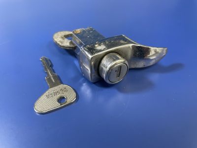 Dorobienie zgubionego klucza do Volkswagena Garbusa z 1979 roku