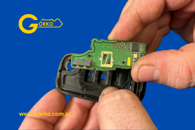 Jak naprawiamy klucze Renault Master IV – docinanie grotu, wymiana obudowy i serwis elektroniki